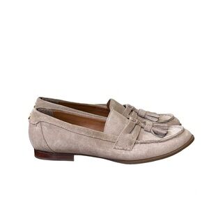 Womens Tommy Hilfiger Sonya Tassel Suede Penny Loafers Taupe. Size 6.5